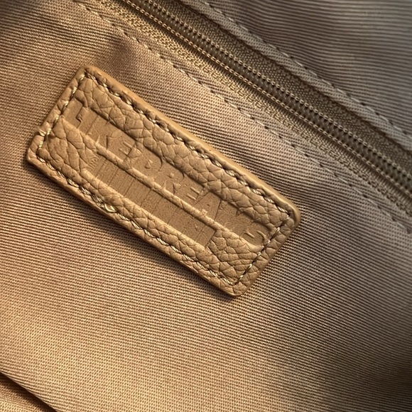 Like dreams barrel bag NWOT - Picture 11 of 11